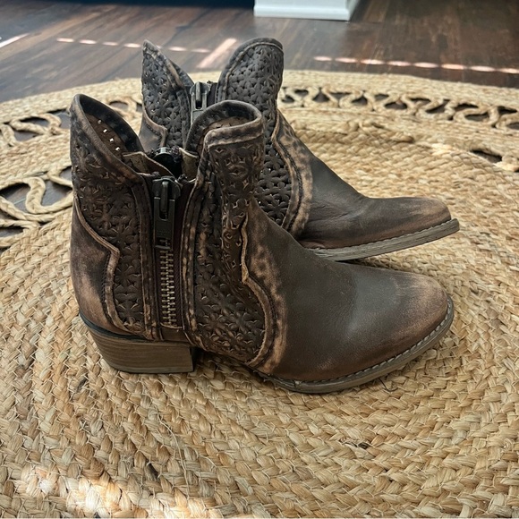 Circle G by Corral Ladies Brown Cutout Shortie Boots Q5019 Size 7.5 - Picture 1 of 7